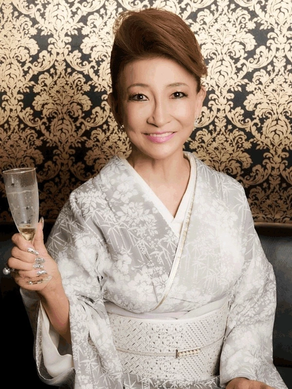真弓ママ