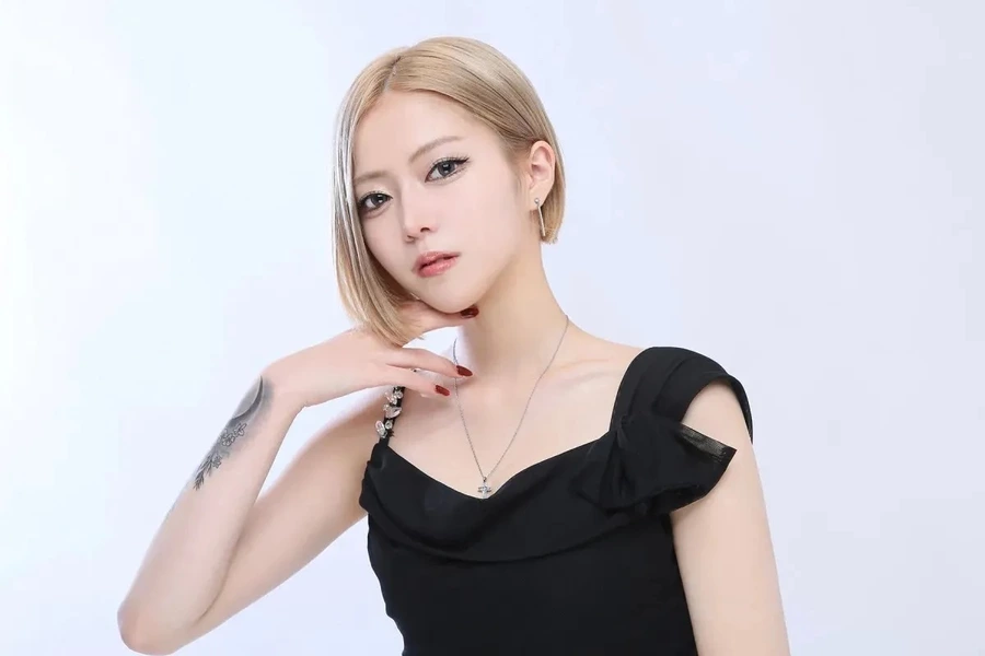 朱華