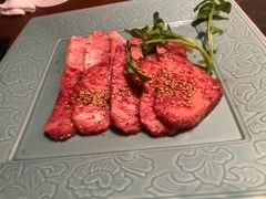 早坂 ゆい