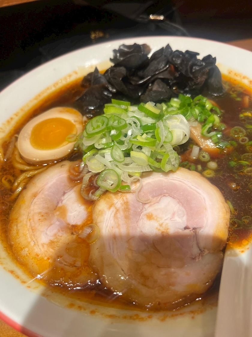 黒輝 りさ