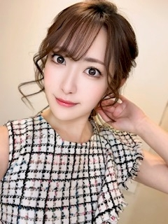 朔間 まりな