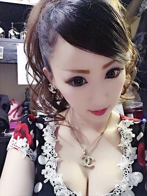 妃 えりか