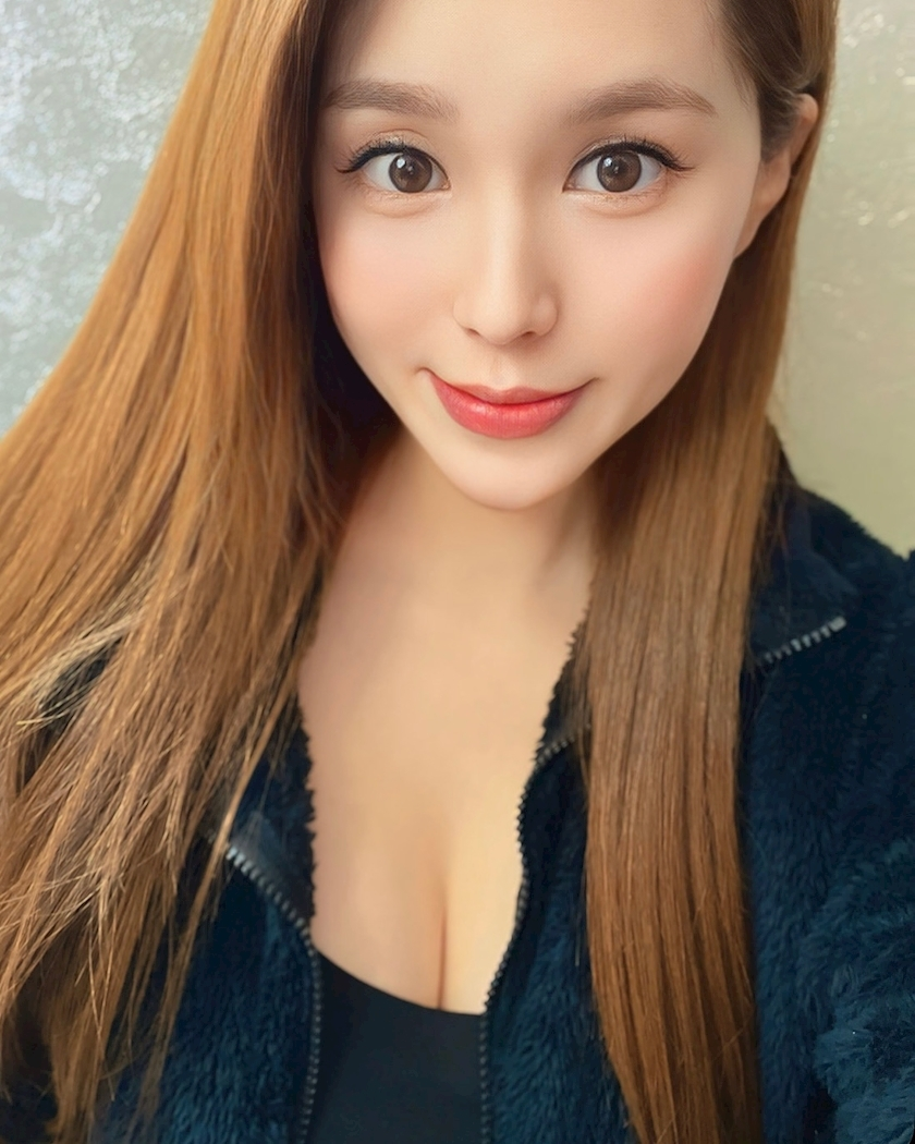 黒輝 りさ