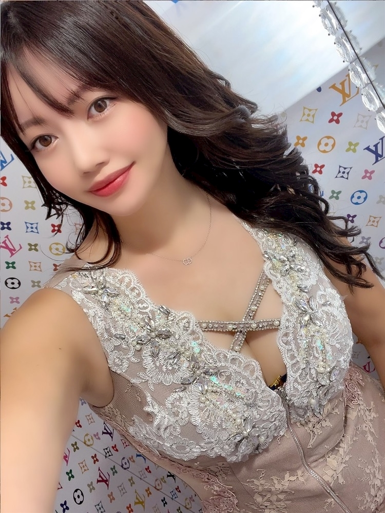 妃 えりな