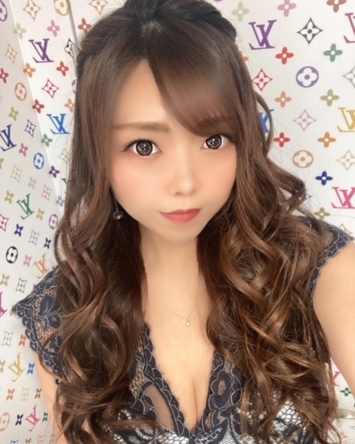 夏樹 あや