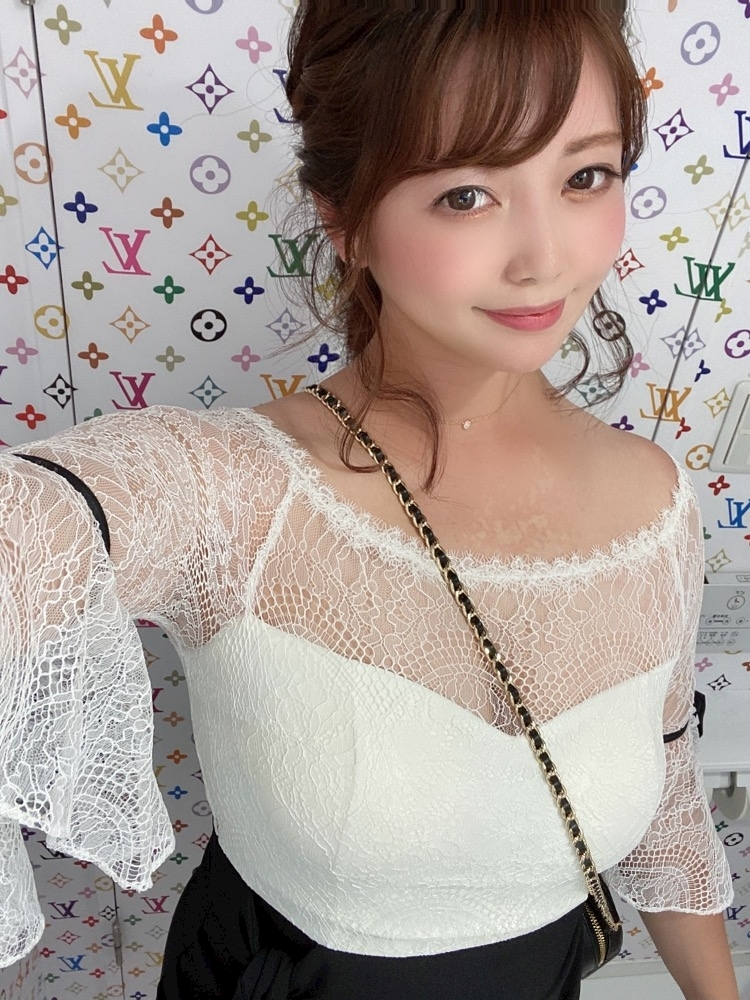 妃 えりな