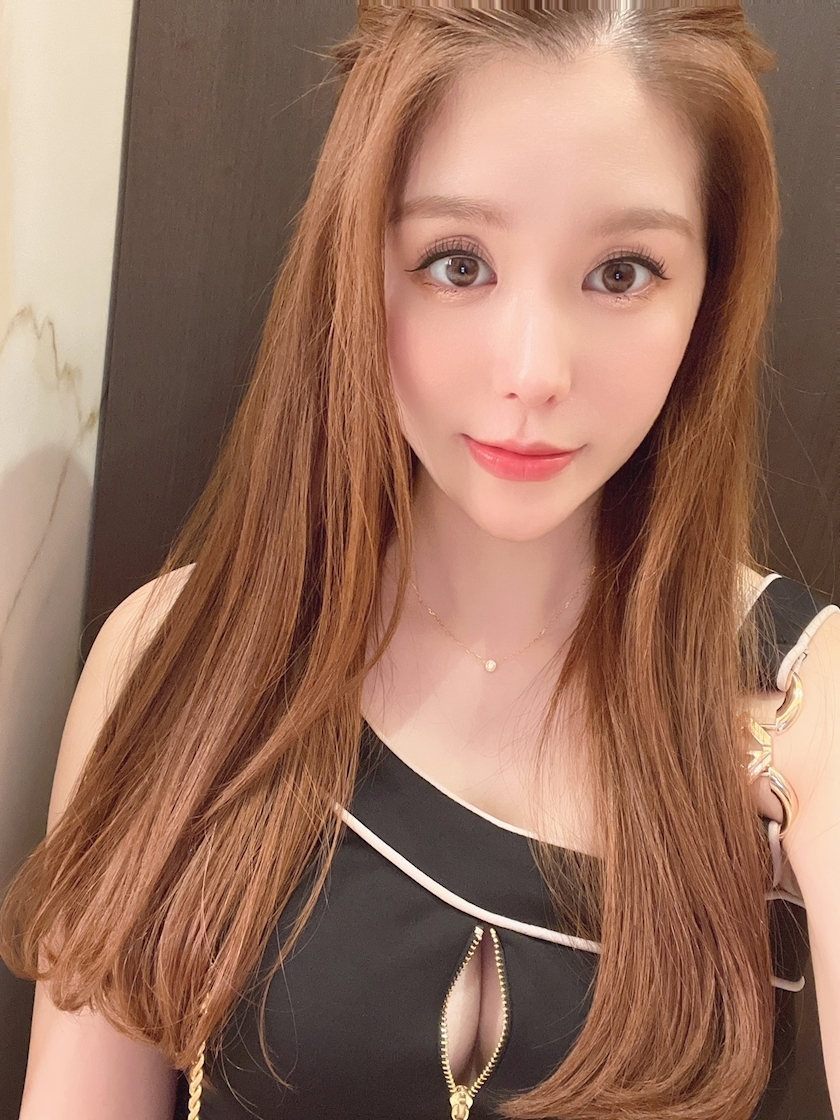 黒輝 りさ