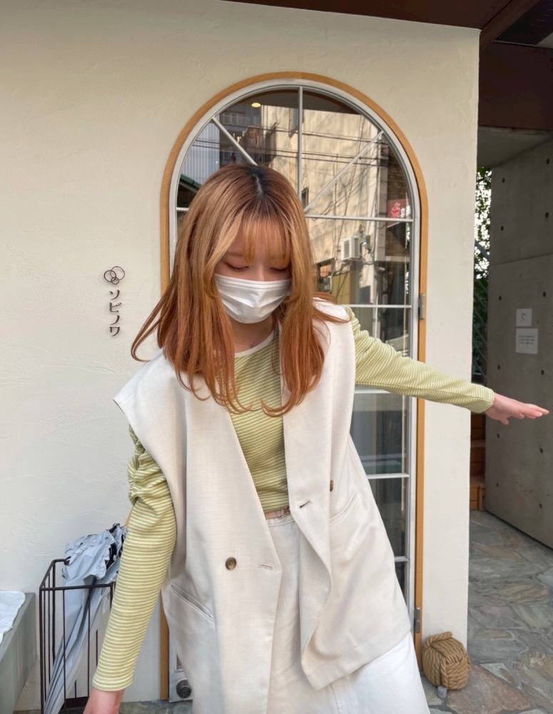 な つ
