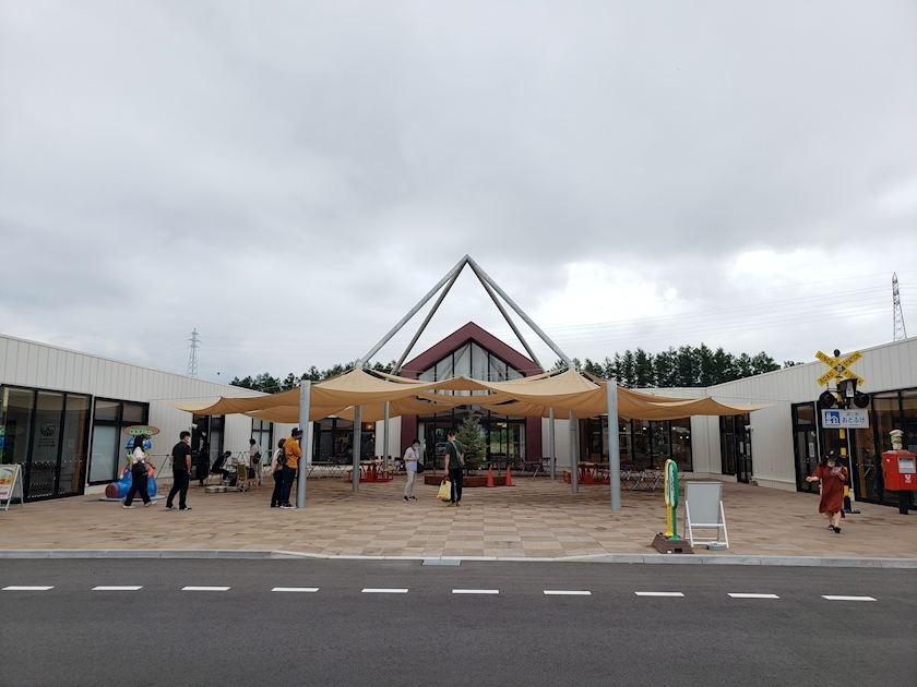 エミ （スタッフ）