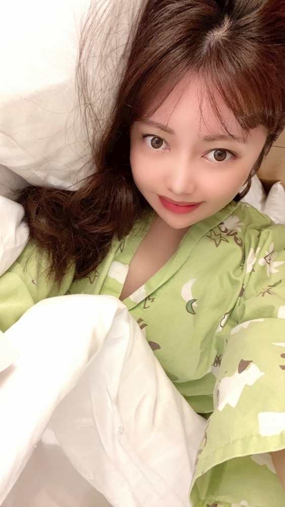 妃 えりな