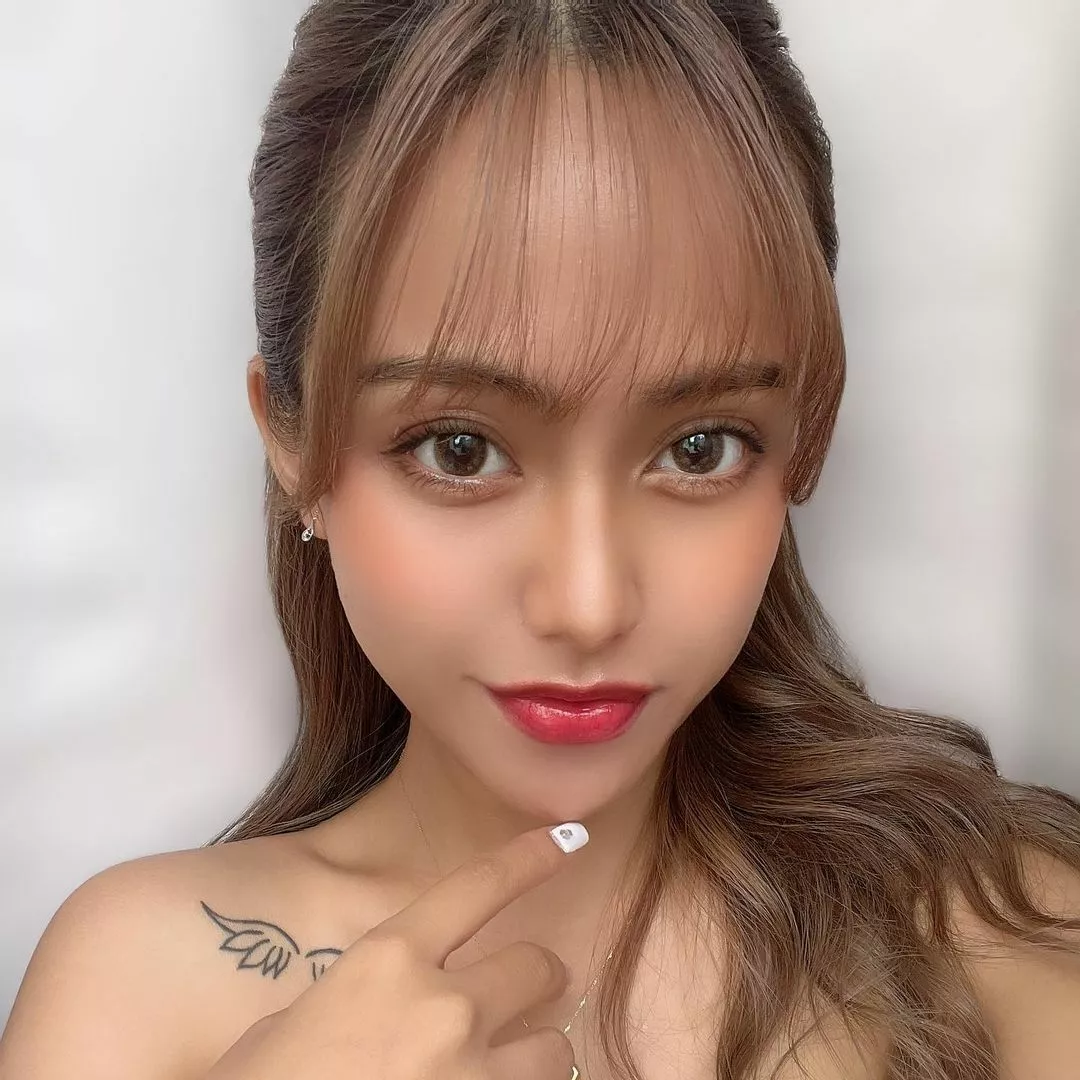 ニナ