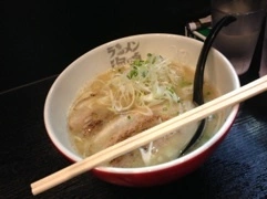 愛川 華蓮