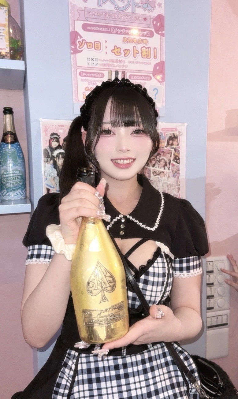 にこる