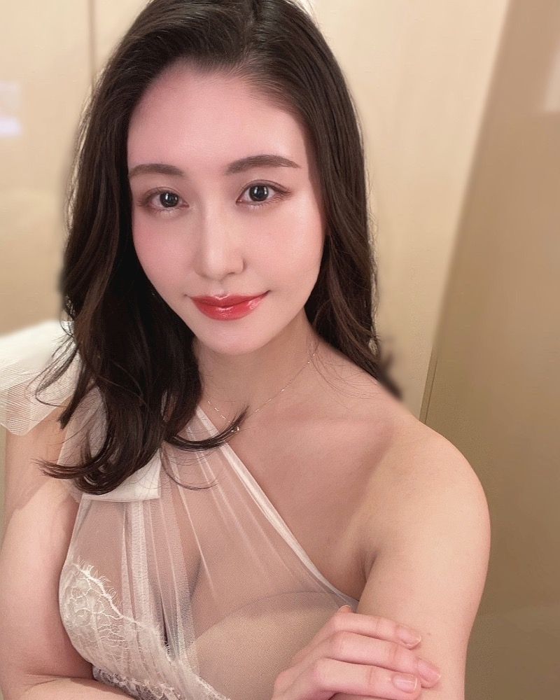 泉 りさ