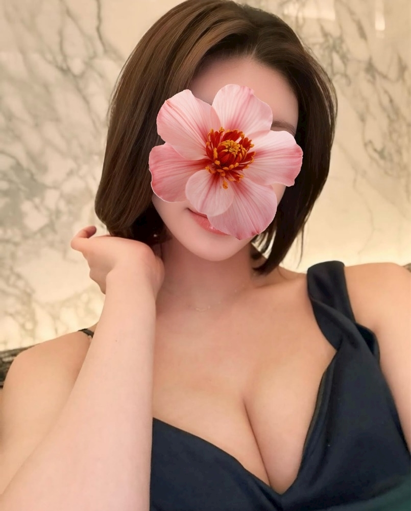 泉 りさ