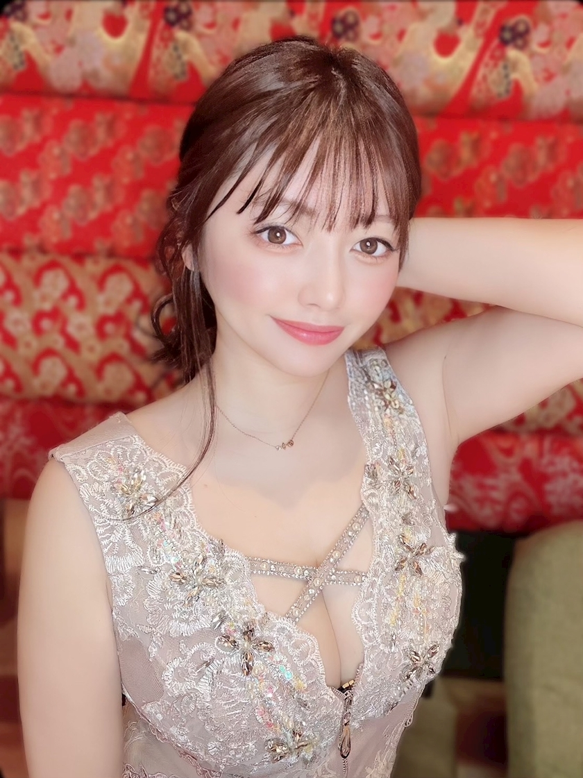 妃 えりな