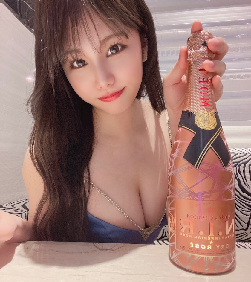 亜紗倉 しづか