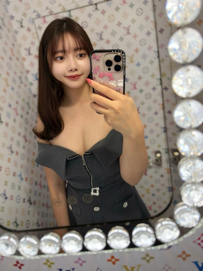 妃 えりな