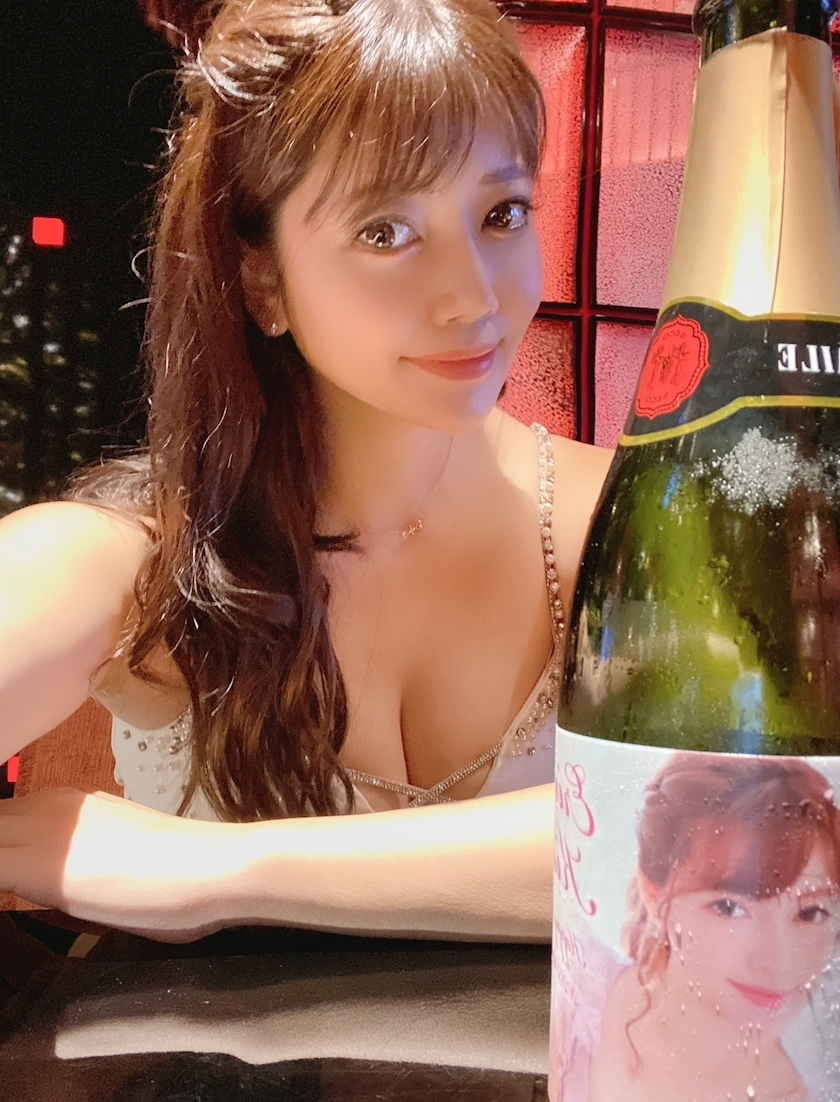 妃 えりな