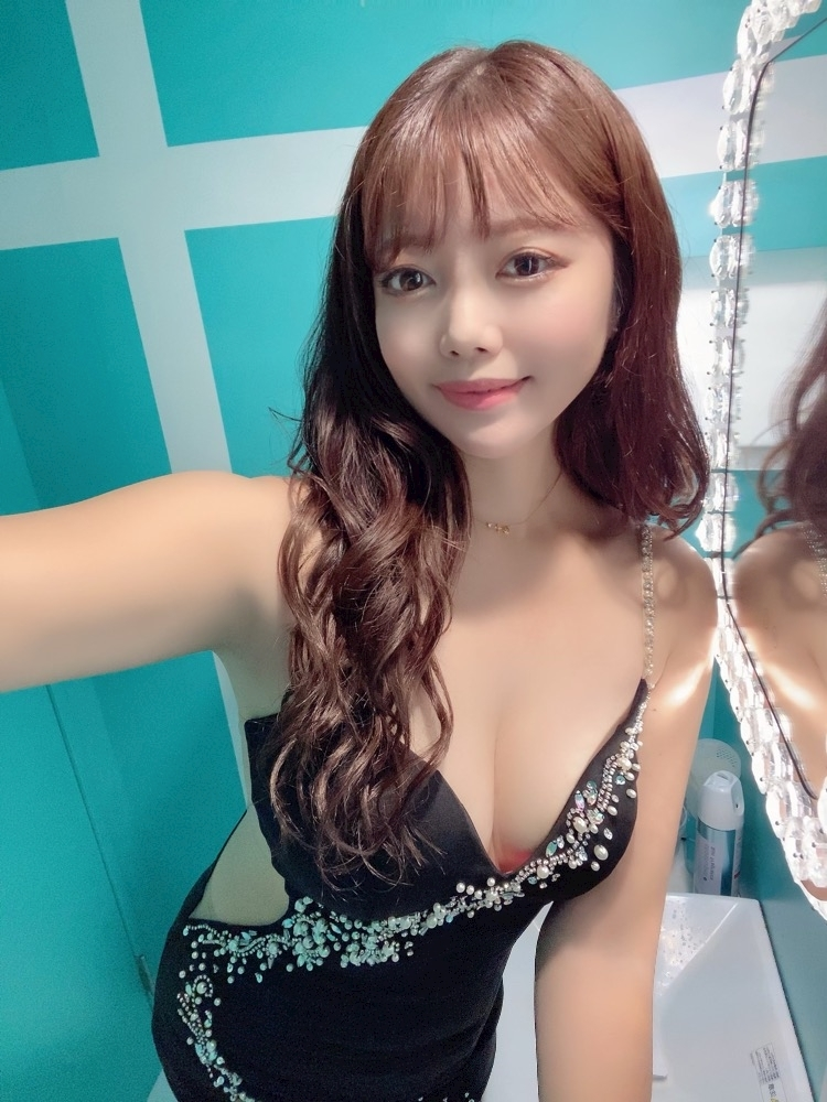 妃 えりな