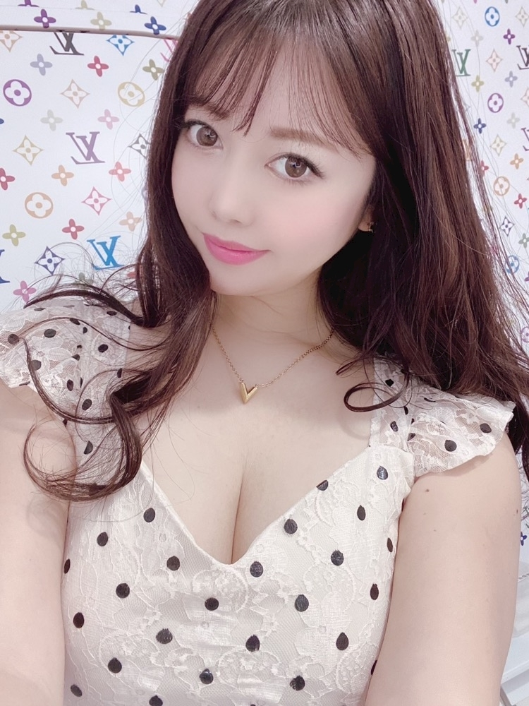 妃 えりな
