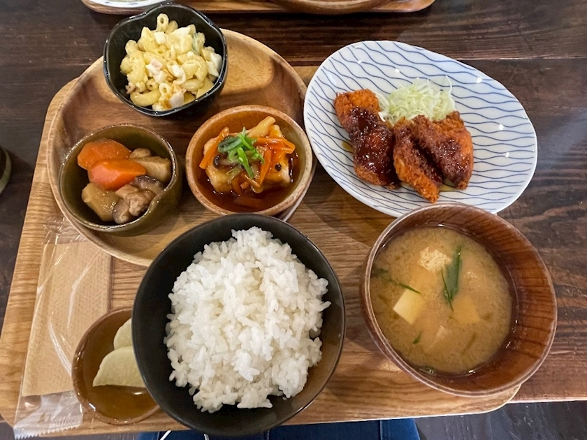 朝倉 しおり