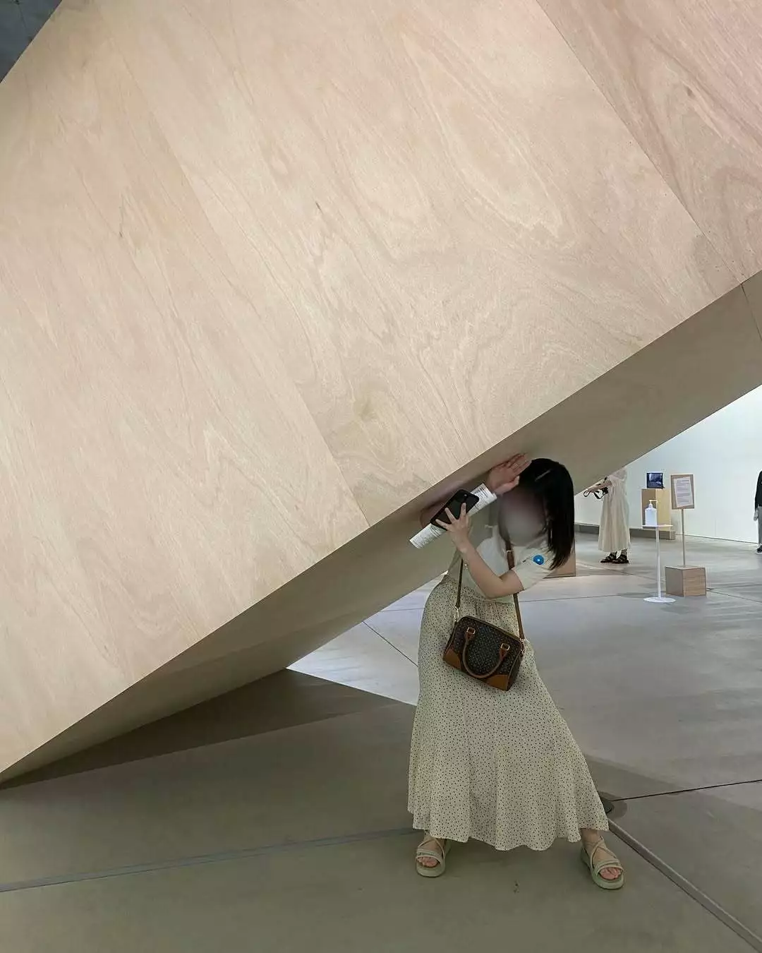 にこ