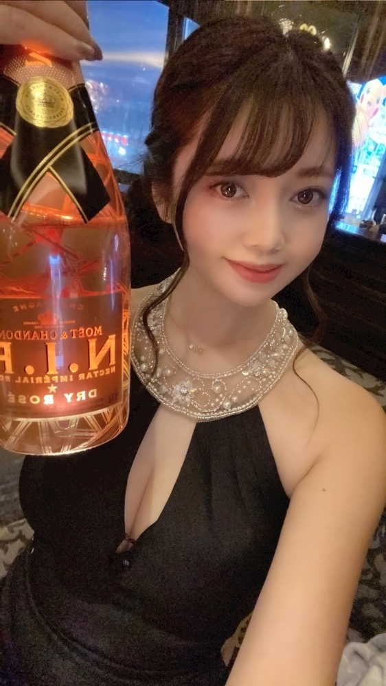 妃 えりな