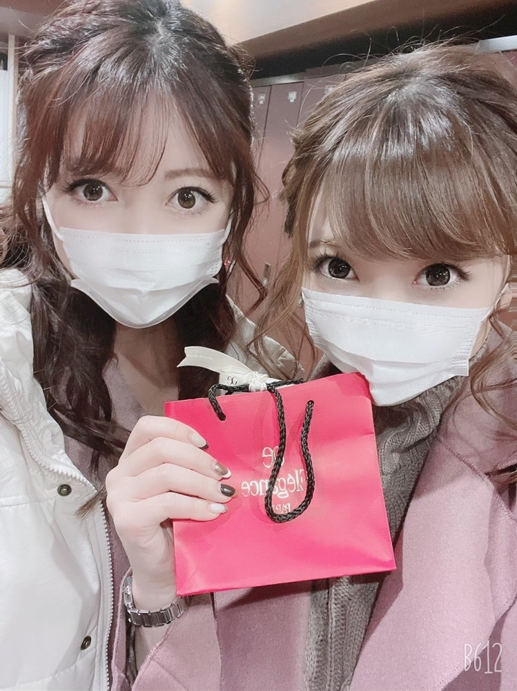 妃 えりな