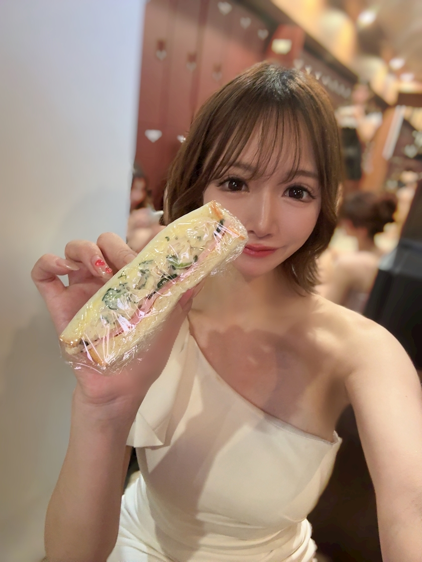 葉月 りほ