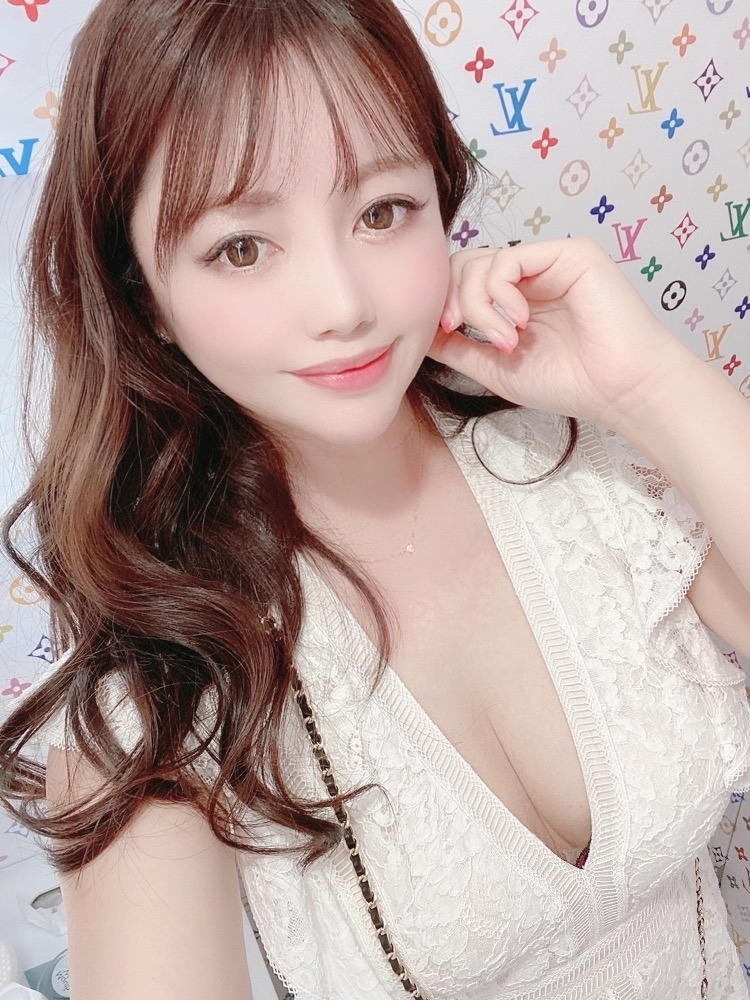 妃 えりな