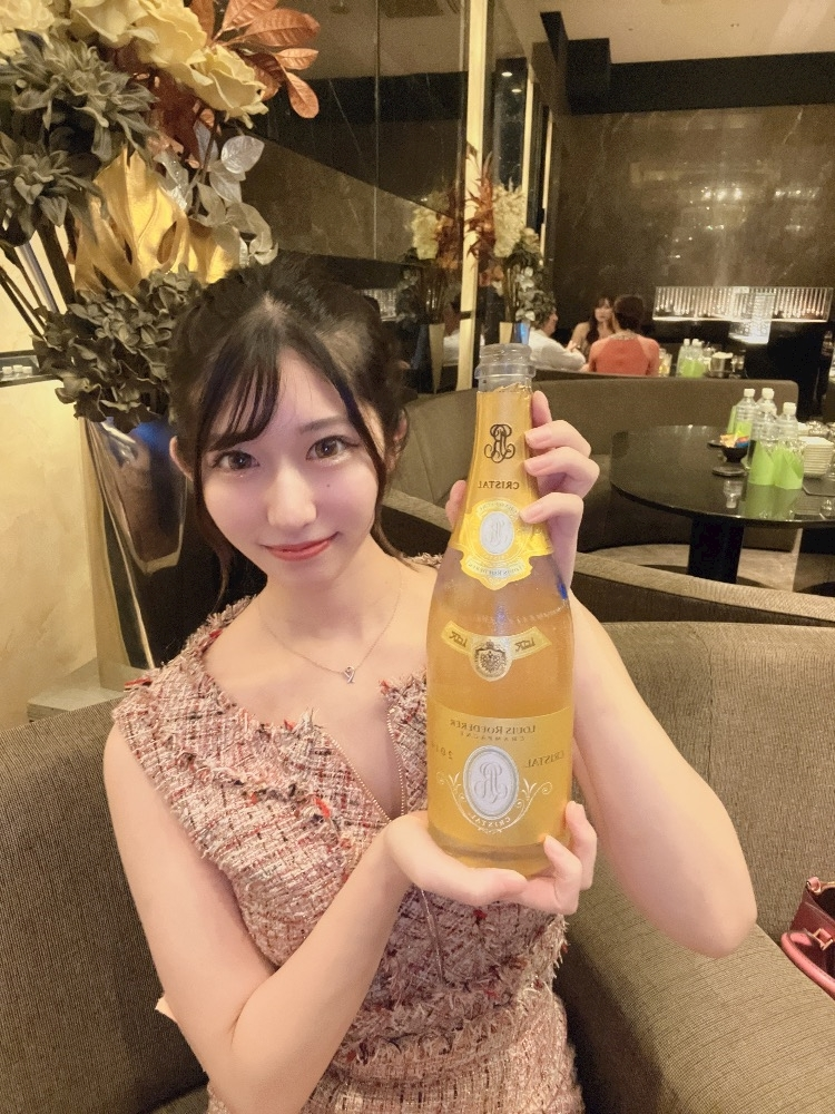 天乃 りさ