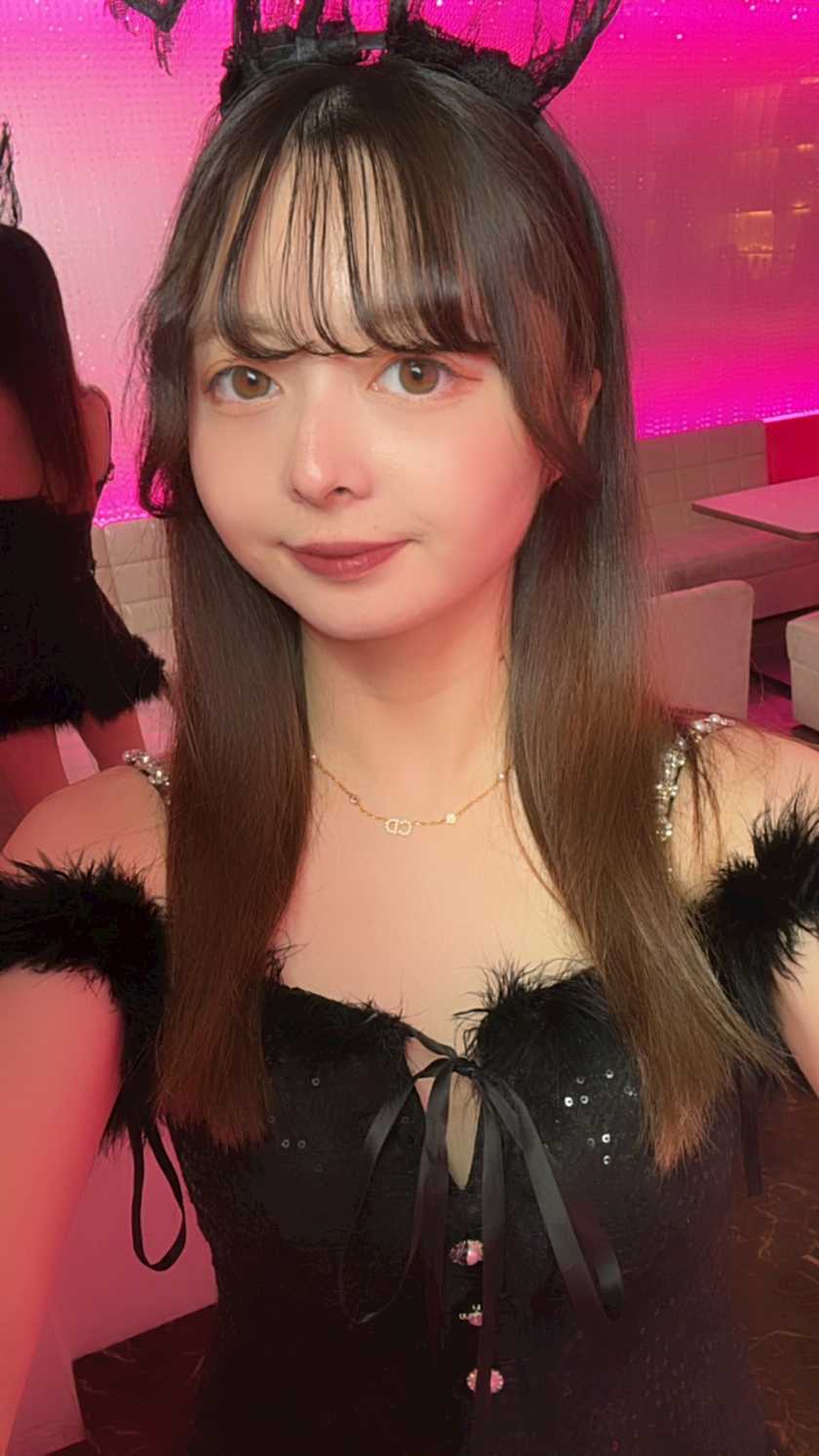 な つ