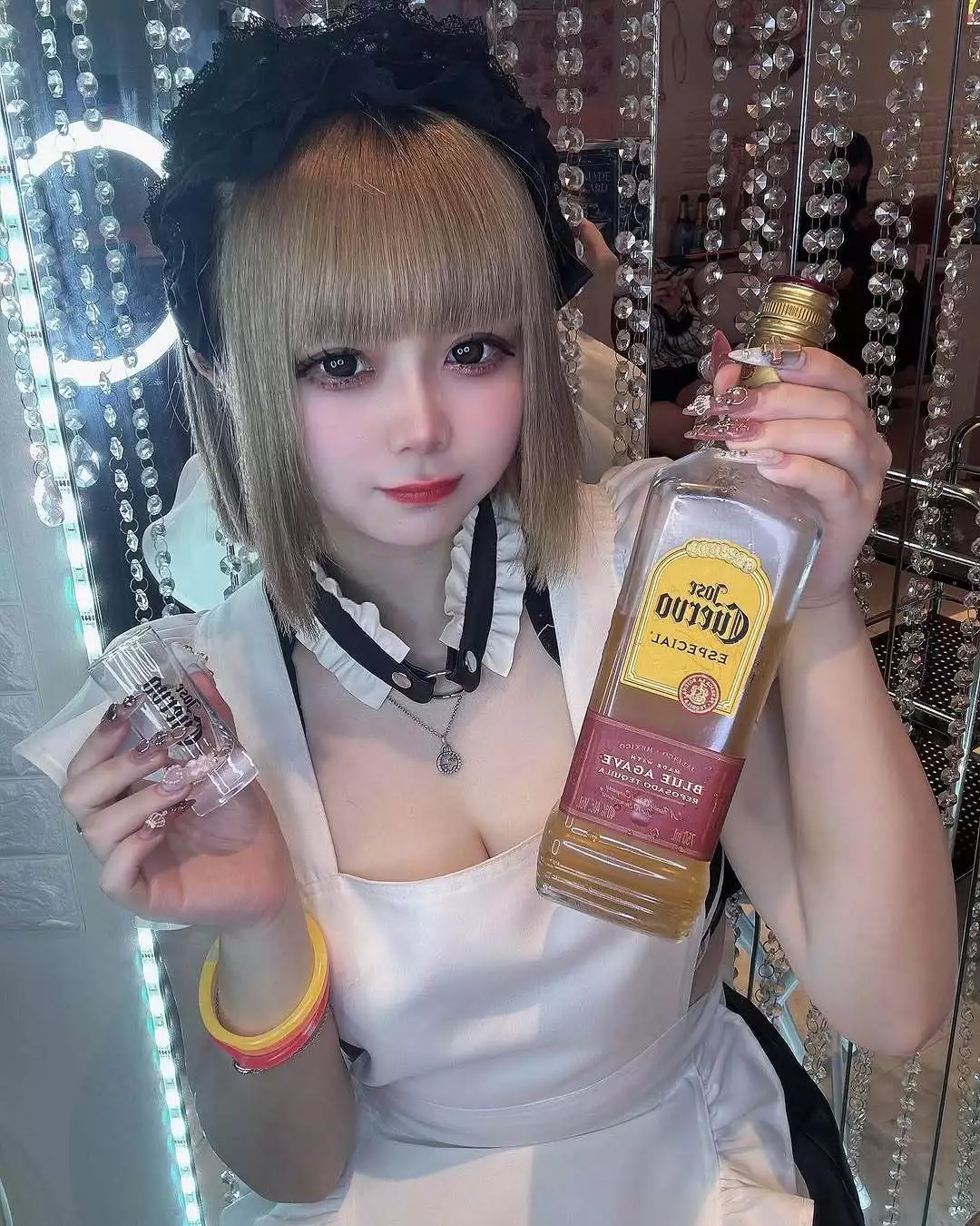 にこ