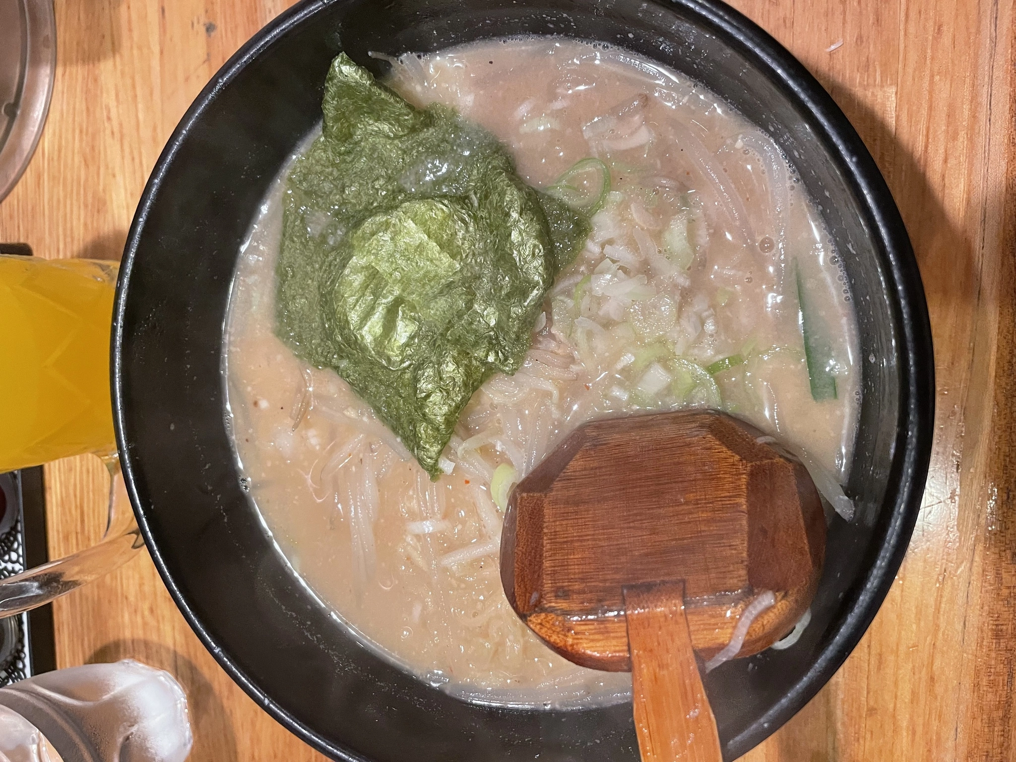 みな
