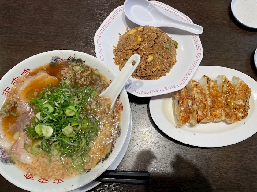 朝倉 しおり
