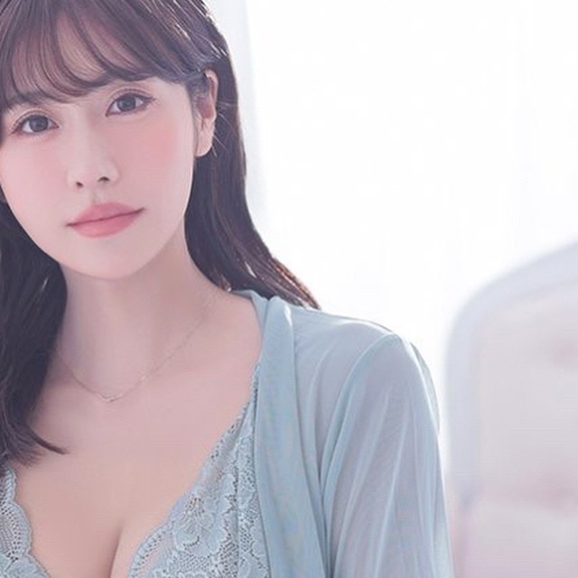 泉 りさ