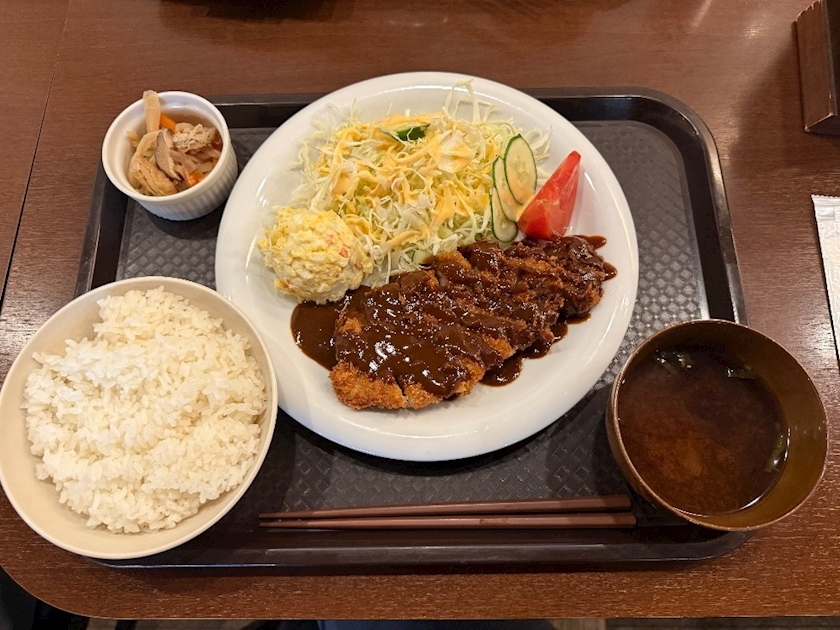 朝倉 しおり