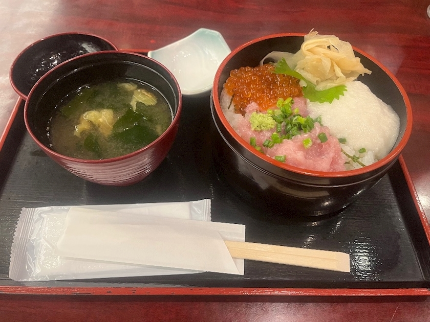 ティラノまな
