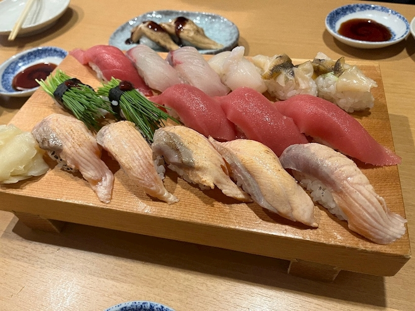 ティラノまな