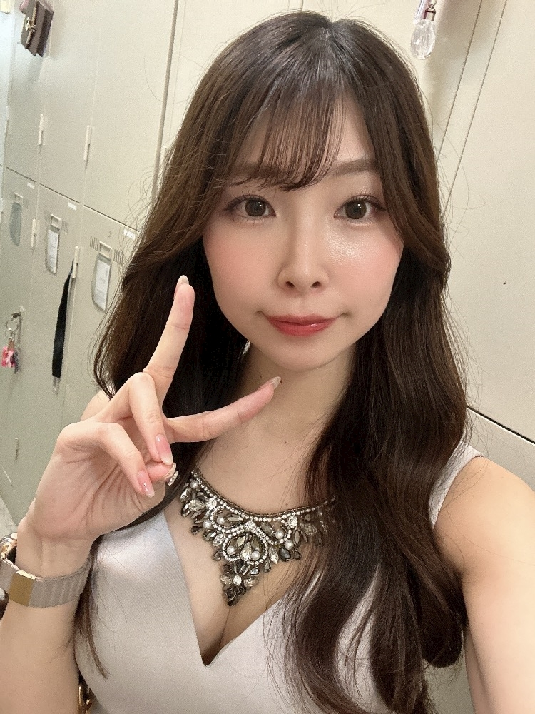 麗日 ひな