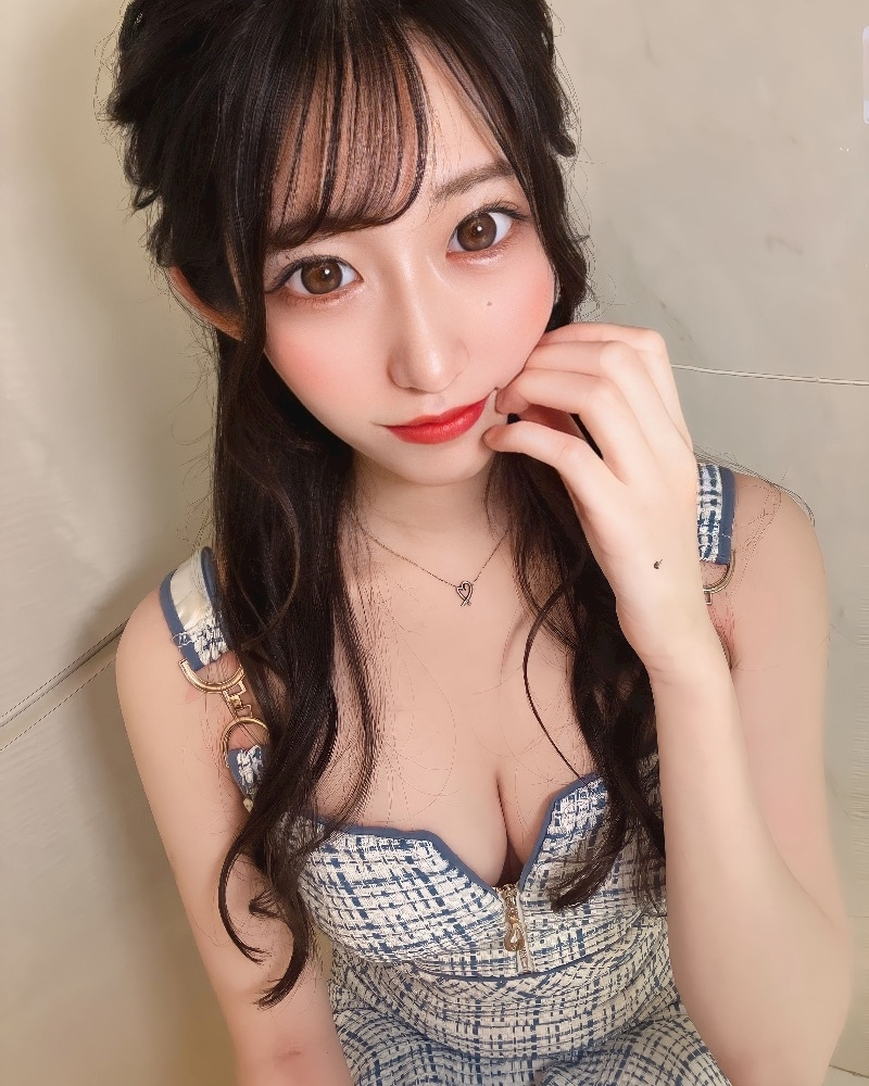 天乃 りさ