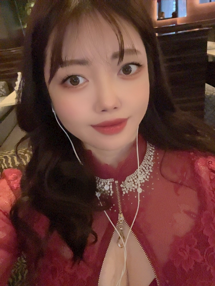 妃 えりな