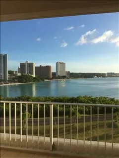 愛羽 仁美