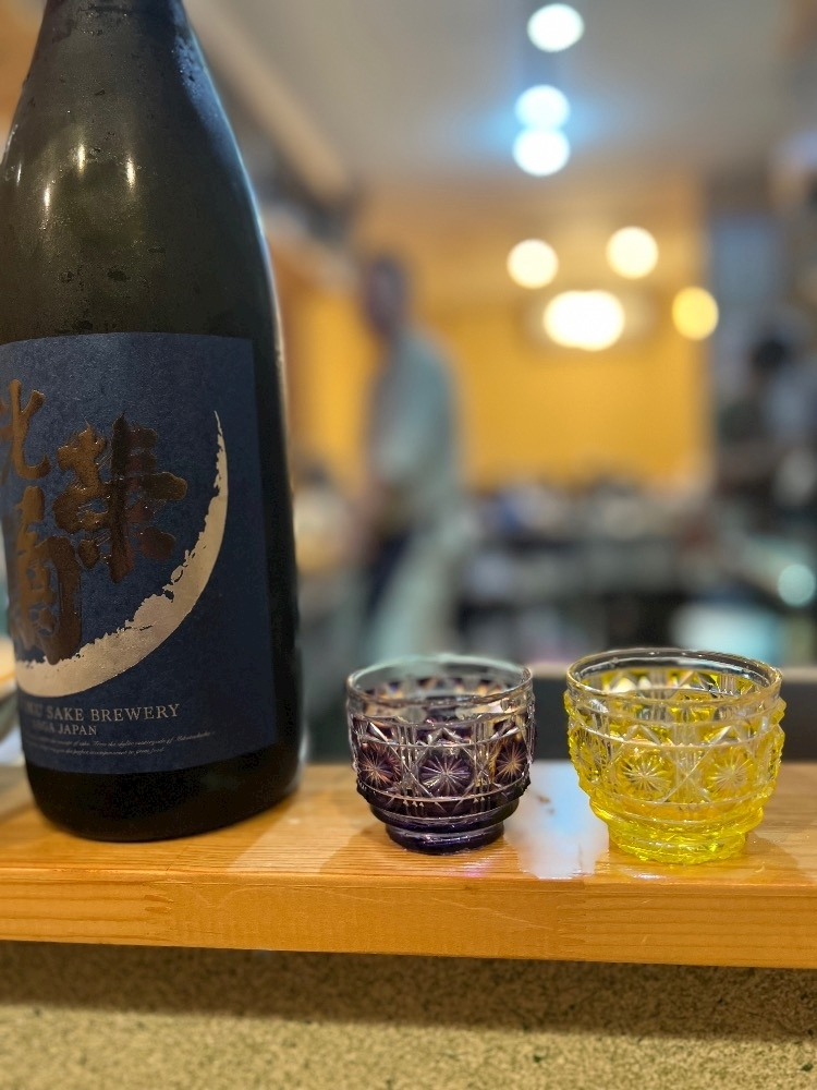 由依