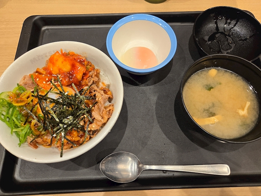 エミ （スタッフ）