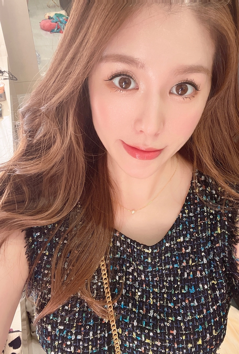 黒輝 りさ