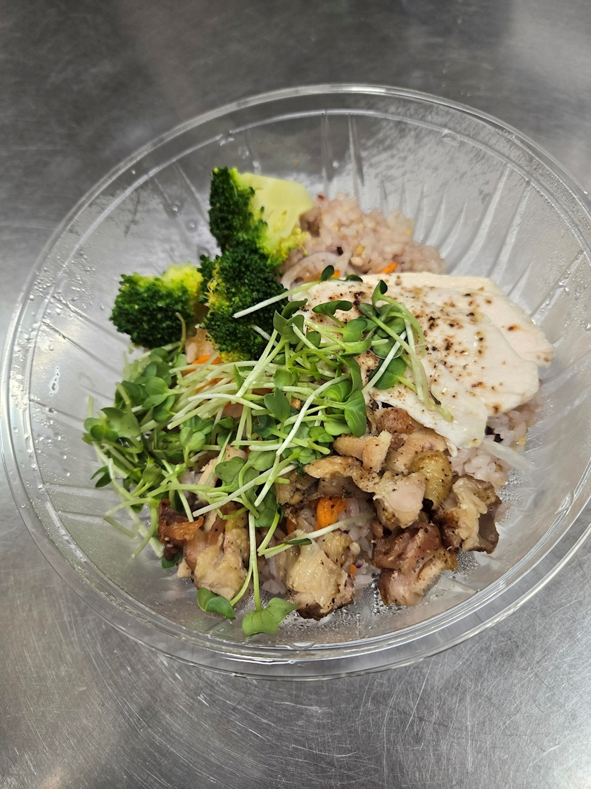 エミ (スタッフ)