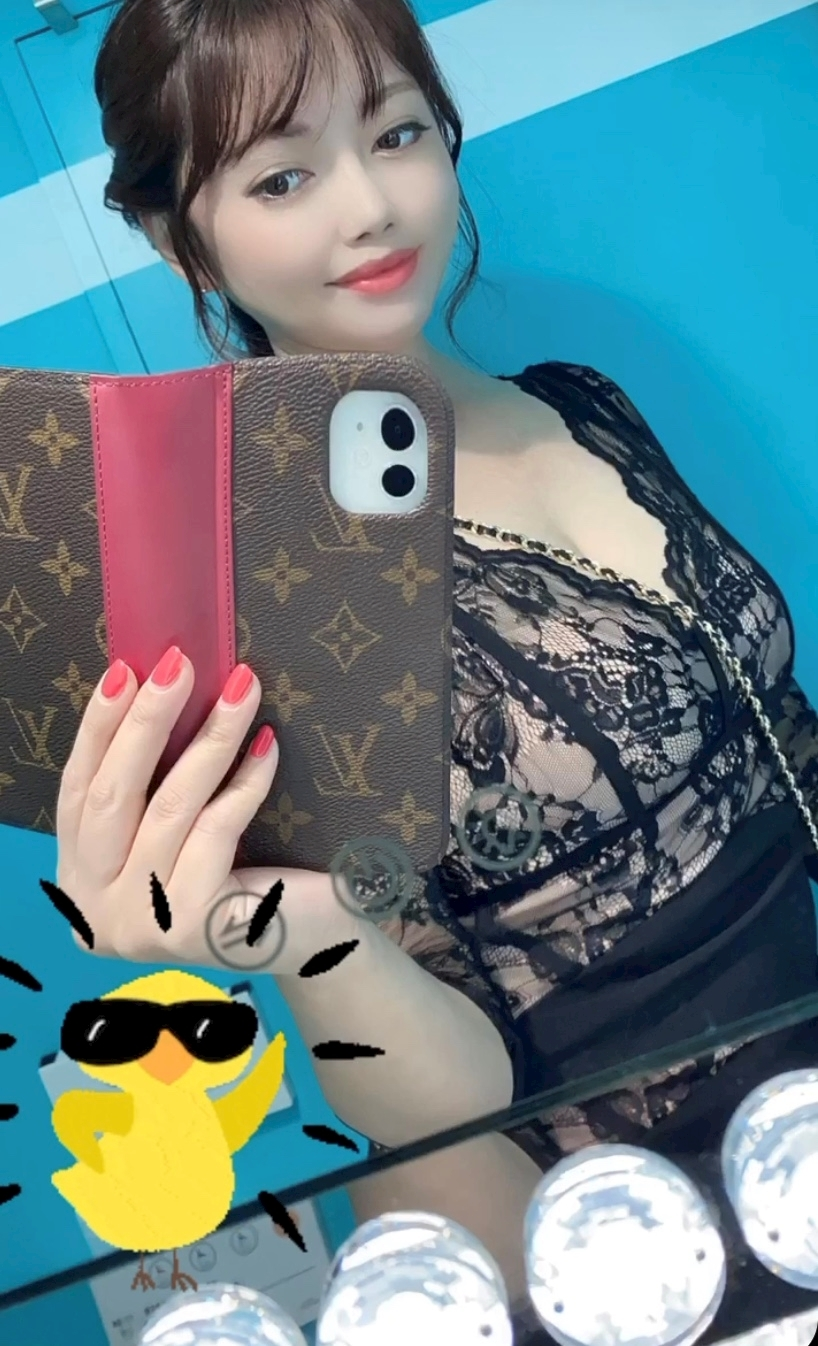 妃 えりな