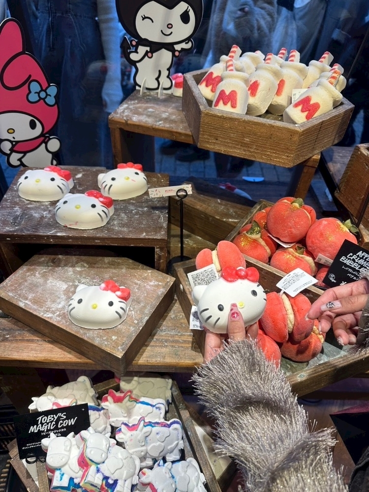 葉月 ひろみ